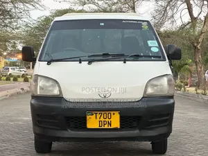 Toyota TownAce 2002 Nyeupe