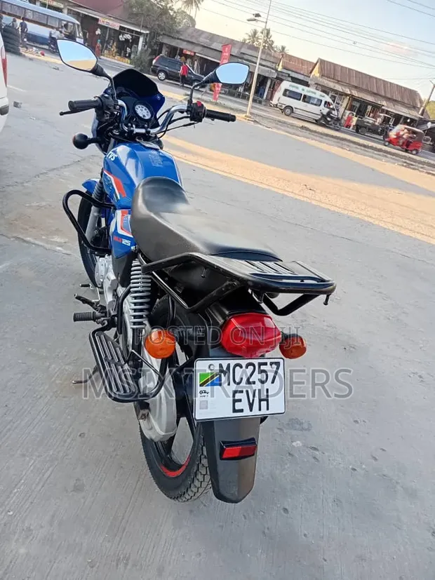 TVS HLX 125 2025 Blue - 1