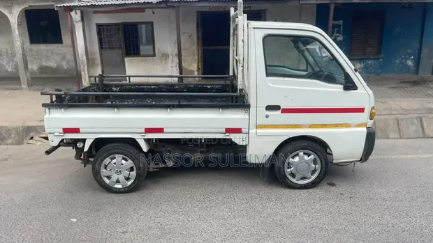 Suzuki Carry Truck 2014 White - 1