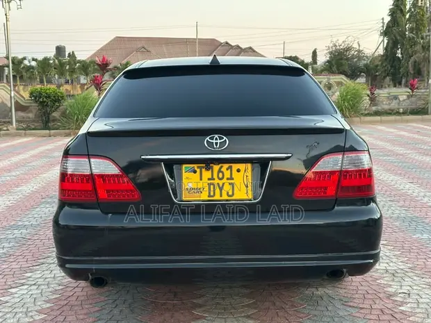 Toyota Crown 2006 Black - 1