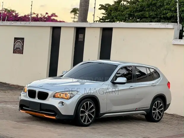 BMW X1 2010 Nyeupe - 1