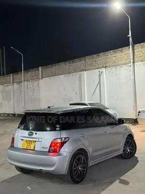 Toyota IST 2005 Silver