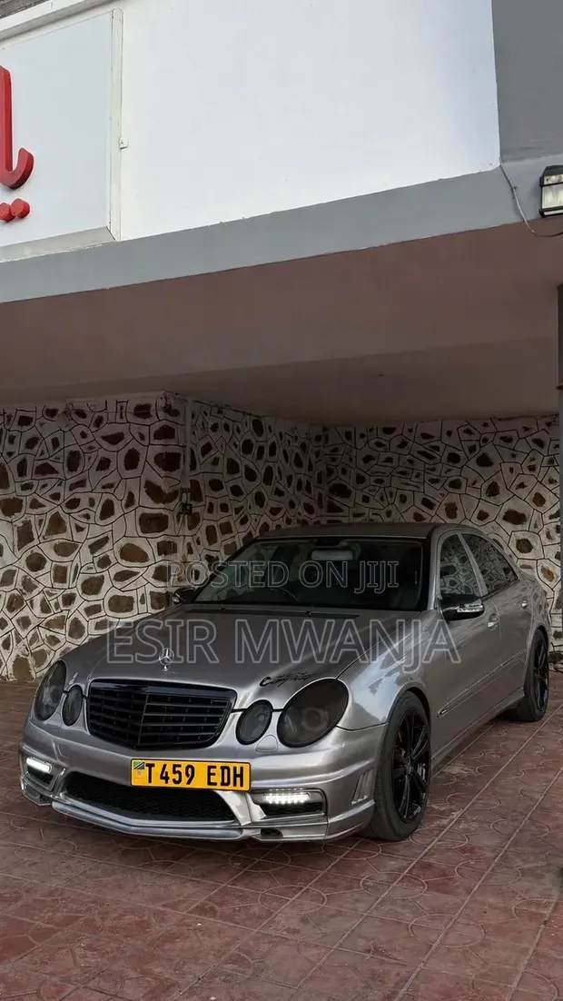 Mercedes-Benz E320 2006 Silver - 1