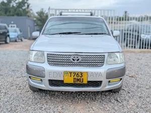 Toyota Probox 2004 Nyeupe