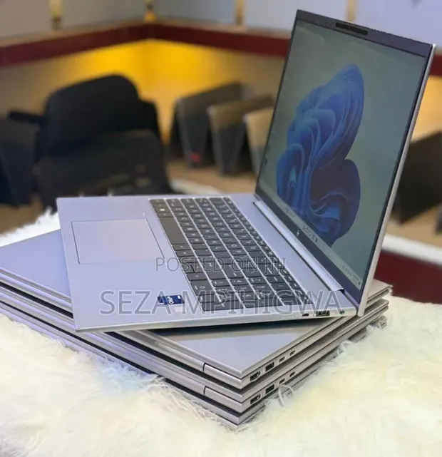 HP ZBook Firefly 16 G9 Laptop - 1