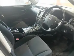 Toyota Crown Athlete 2007 White