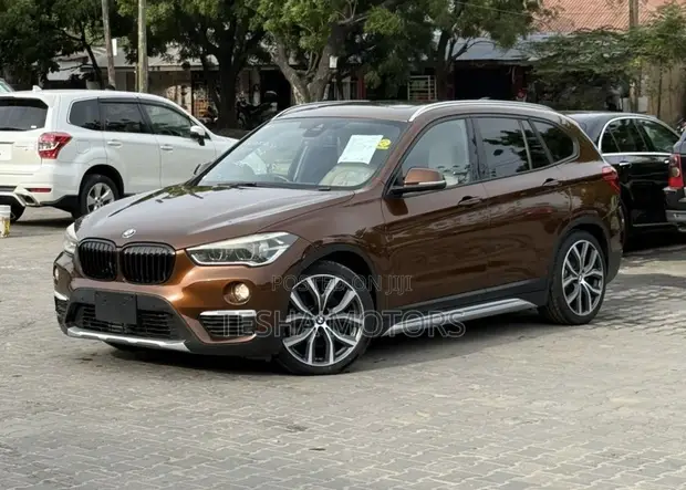 BMW 120i 2016 Brown - 1