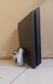 Sony PlayStation 4 Slim (Nyeusi) na Kidhibiti cha DualShock - 1