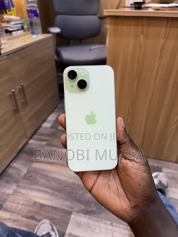 Apple iPhone 15 128GB Green - 1