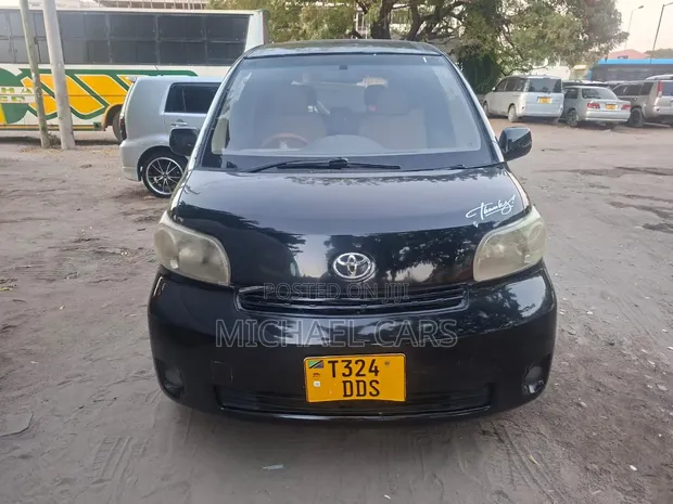 Toyota Porte 2005 Black - 1