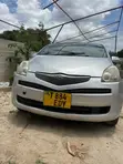 Toyota Ractis 2010 Nyeupe - 2