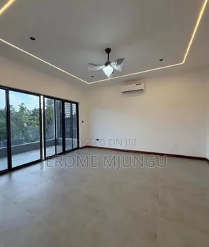 4-Bedroom Luxury Villa for Rent in Oyster Bay