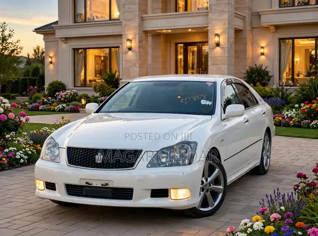 Toyota Crown 2006 White - 1