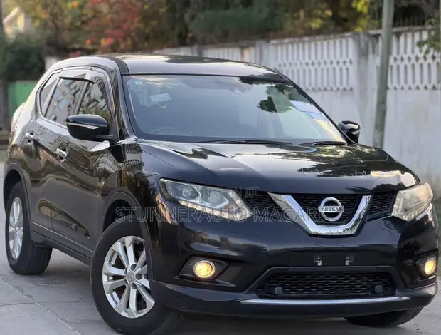 Nissan X-Trail 2013 Black - 1