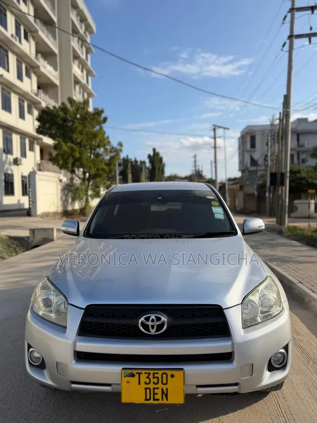 Toyota RAV4 2005 Silver - 1