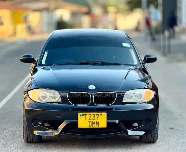 BMW 1 Series 2007 Nyeusi - 1