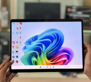 New Microsoft Surface Pro (Snapdragon X Plus, 16GB RAM, 512GB SSD)