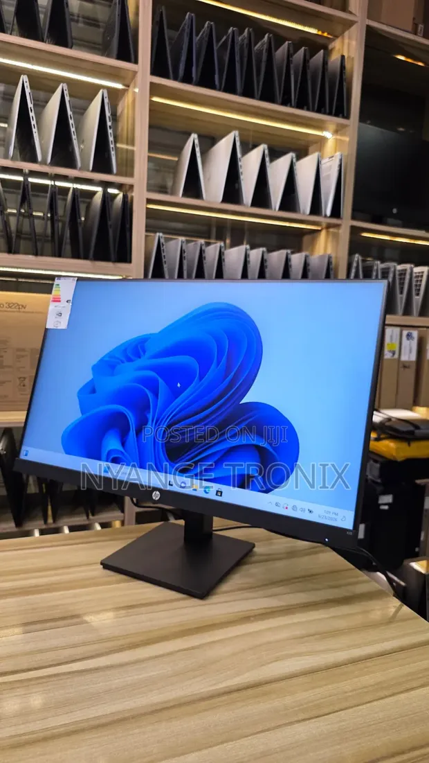 HP X32 QHD Gaming Monitor, 31.5-Inch - 1