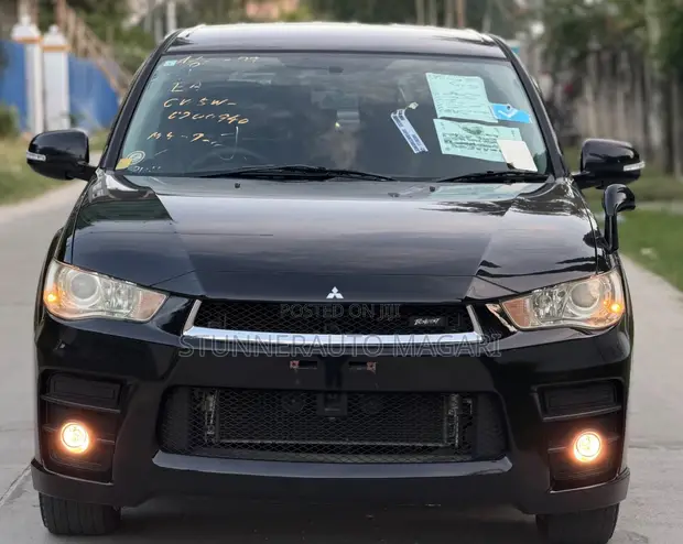 Mitsubishi Outlander 2010 Black - 1