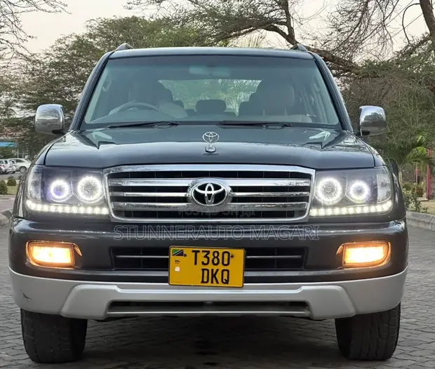 Toyota Land Cruiser Amazon 2006 Gray - 1