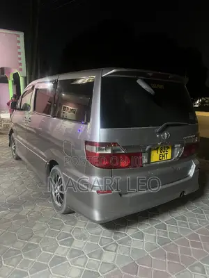 Toyota Alphard 2.4 Petrol FWD 2004 Beige