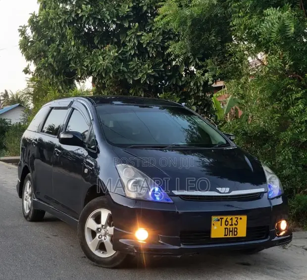 Toyota Wish 2005 Blue - 1