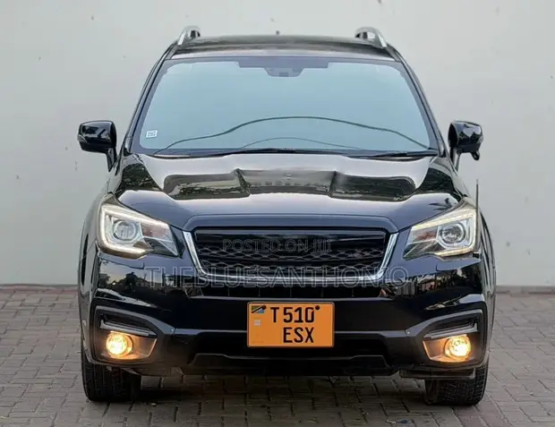 Subaru Forester 2017 Nyeusi - 1