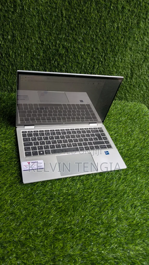 Laptop HP EliteBook 1030 G1 - Core i5, 8GB RAM, 256GB SSD - 1