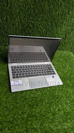 Laptop HP EliteBook 1030 G1 - Core i5, 8GB RAM, 256GB SSD