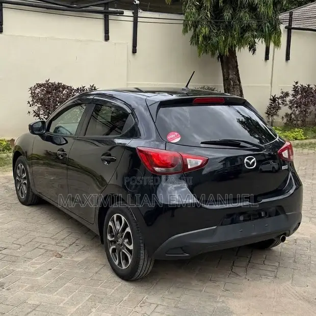Mazda Demio 2015 Black - 1