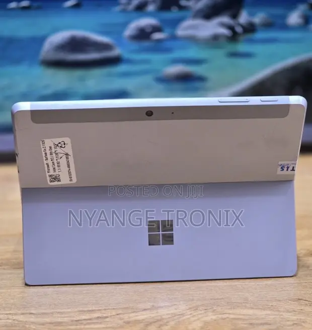 Microsoft Surface Go 2 (8GB RAM, 128GB SSD) - 1
