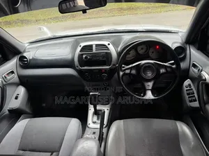 Toyota RAV4 2004 Nyeupe