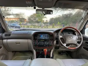 Toyota Land Cruiser VX Limited 2000