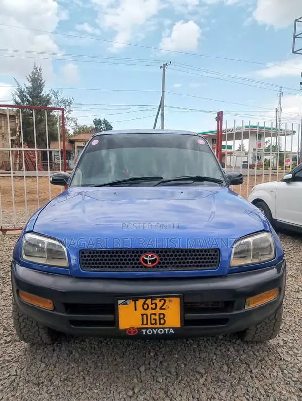 Toyota RAV4 1999 Silver - 1
