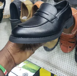 Viatu vya Loafers vya Wavulana Nyeusi vya Ngozi