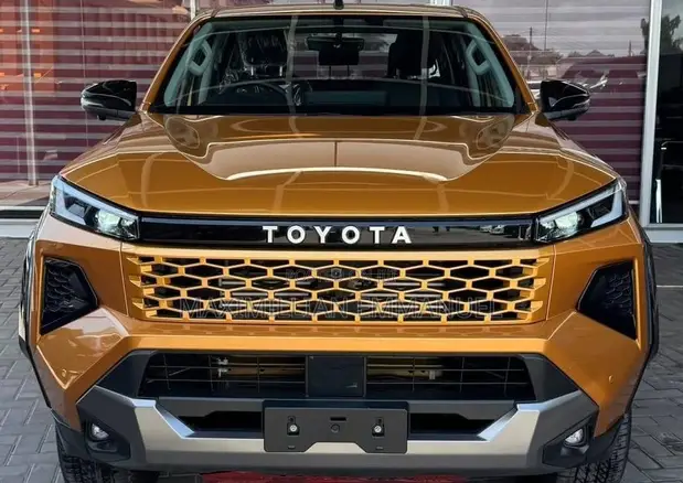 Toyota Hilux Travo Mpya 2026 Rangi ya Chungwa - 1