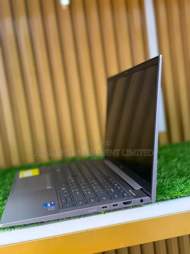 HP ZBook Firefly G8 Laptop 16GB RAM, 512GB SSD - 1