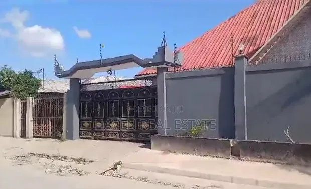 Furnished 4-Bedroom House for Rent in Mjini - 1