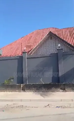 Furnished 4-Bedroom House for Rent in Mjini
