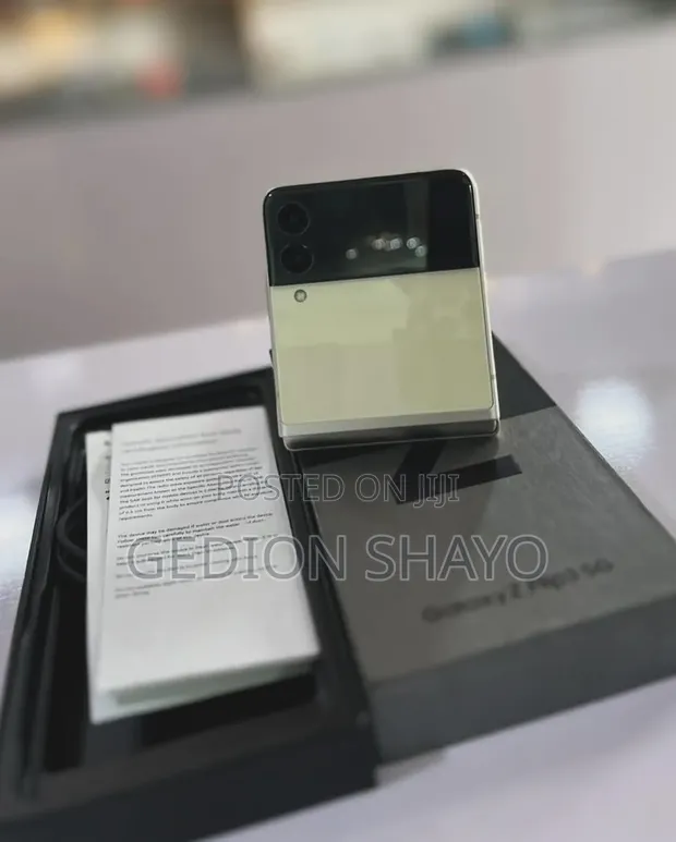 Samsung Galaxy Z Flip 3 256GB Mpya Nyeusi - 1