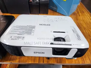 Epson EB-S41 Projector