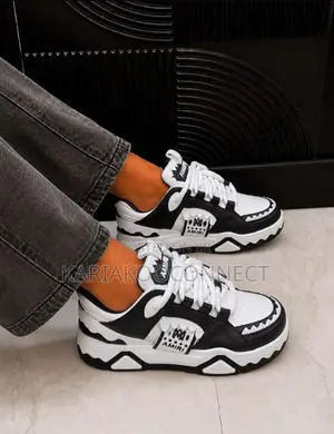 Viatu vya Chunky Sneakers - Rangi Mbalimbali