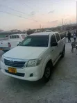 Toyota Hilux 2012 Nyeupe - 1