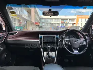 Toyota Harrier 2016