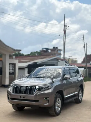 Toyota Land Cruiser Prado TXL 2022 2.7L Petrol