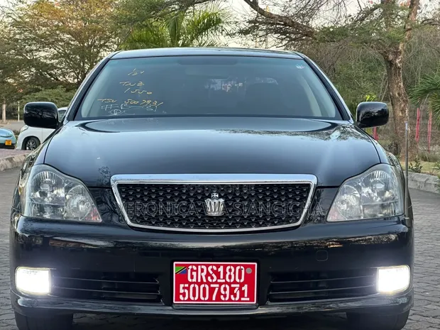 Toyota Crown Royale 2005 Black - 1