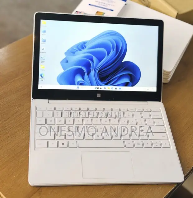 Microsoft Surface Laptop SE 8GB RAM 128GB SSD - 1