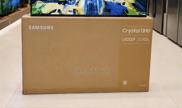 Samsung Crystal UHD 4K Smart TV (Model U8000F) - 43" - 1
