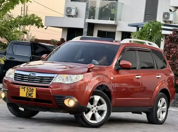 Subaru Forester 2010 Maroon - 1
