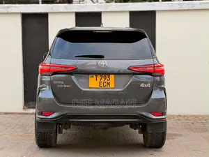 Toyota Fortuner 2024 (Iliyoboreshwa kutoka 2018)